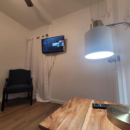 One Room In A Renovated Duplex House Near Fsu Tallahassee Eksteriør billede