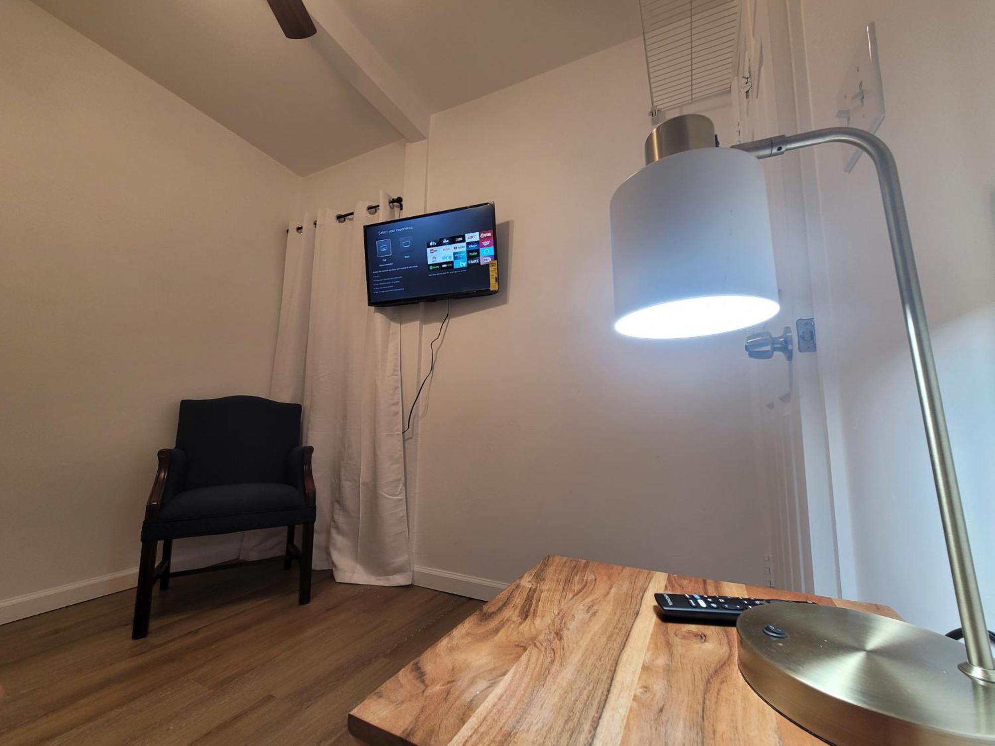 One Room In A Renovated Duplex House Near Fsu Tallahassee Eksteriør billede