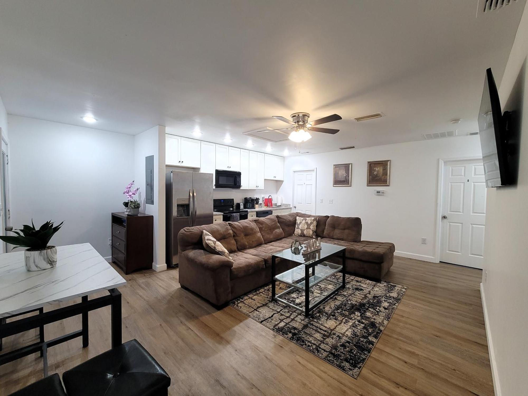 One Room In A Renovated Duplex House Near Fsu Tallahassee Eksteriør billede